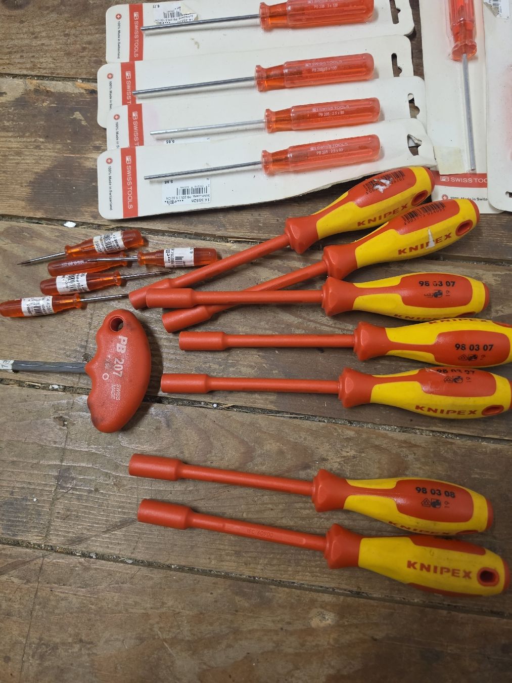PB Swiss Tools Tutti gli attrezzi: Schraubendreher Set Knipex Swiss Tools diverse  – Nuovo (secondo la descrizione) da Luzern venduto da bagija 1