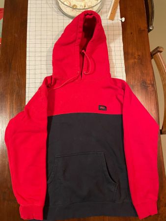 OBEY Hoodie Grösse M, rot/dunkelblau, guter Zustand