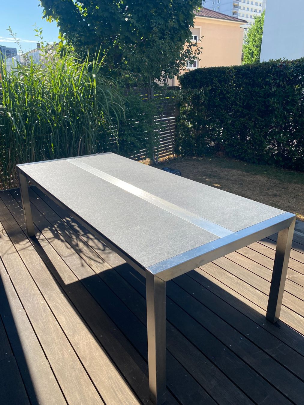 Pfister Tables: Table de jardin en granit Pfister – D'occasion à Fribourg par douce-01
