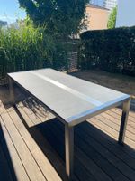Table de jardin en granit Pfister