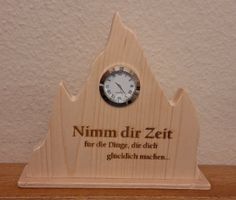 Uhr in Holz-Deko
