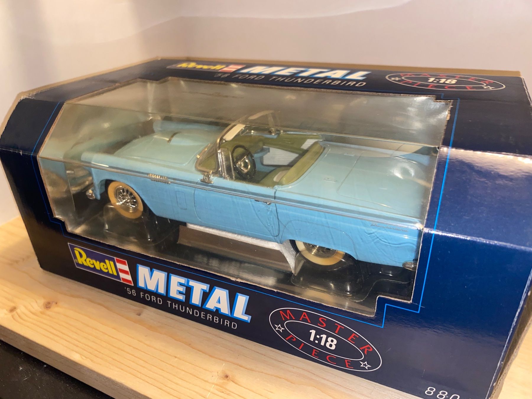 Ford Modellini d'auto: 56’ Ford Thunderbird 1/18 – Nuovo (secondo la descrizione) da Wohlen AG venduto da PrivatSammlung 1
