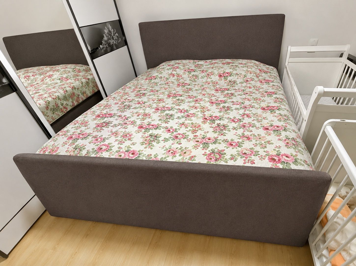 Betten: Boxenspringbett 200x200 neubezogen – Gebraucht aus Schaan von Leo9494