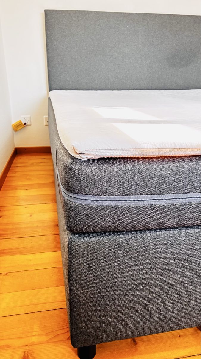 Betten: 2x Boxspring Bett Untergestelle dunkelgrau 90x200cm – Gebraucht aus Winterthur von bats1234