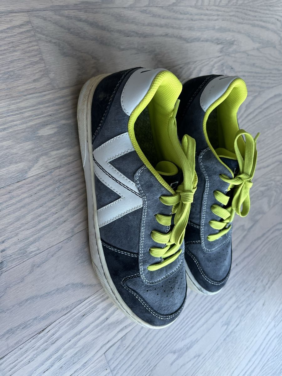 Schuhe für Jungen: Schuhe für Junge Gr. 39/40 – Gebraucht aus Oberuzwil von Kuchli