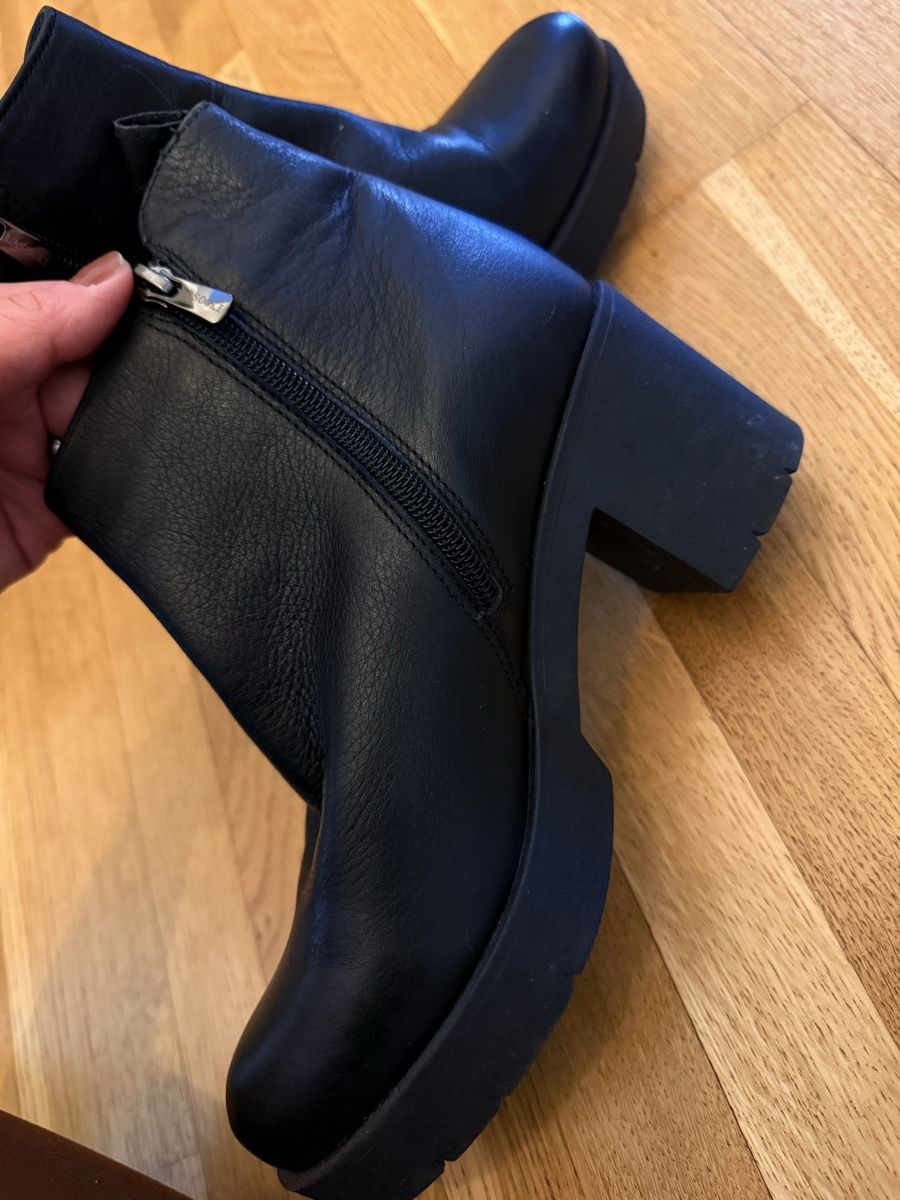 Damenschuhe: Leder Schuhe LaSocki – Gebraucht aus Urtenen-Schönbühl von eld_bjd8 1