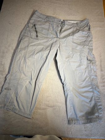 Sommerliche Cargo Capri Hose von Cecil, Grösse 34