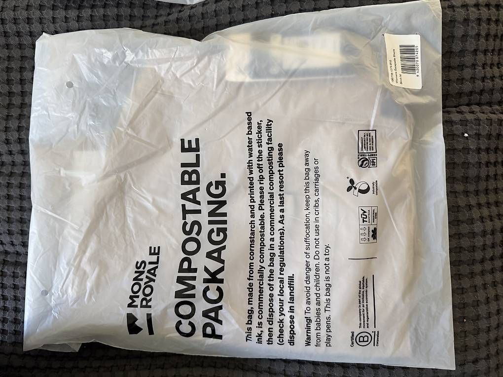 Pantaloni: Mons Royal ESCAPADE SHORTS – Usato da Engelberg venduto da Bump01 1
