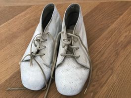 Handgefertigter Vintage-Kinderschuh als Dekoaritkel