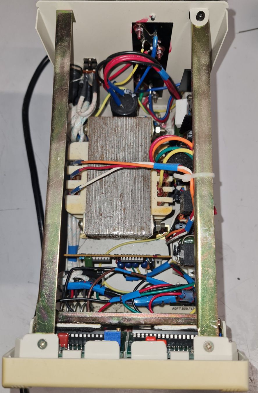 Elektrotechnik: Labornetzgerät DF1730SB3A, 0-30V, 0-3A – Gebraucht aus Horw von Arta20000 4