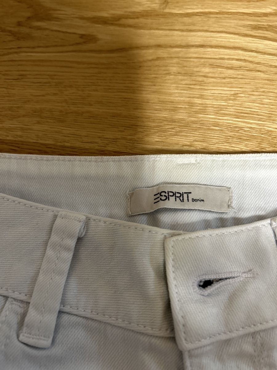 Esprit Pantalons: Shorts Esprit – D'occasion à Grüningen par Rami77 1