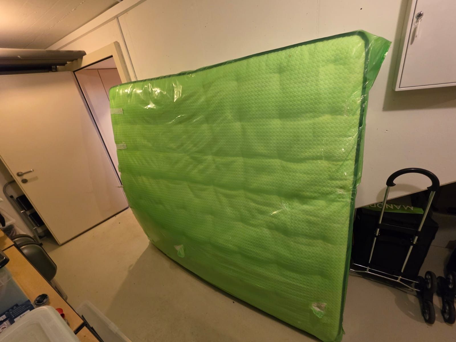 Matratzen: Matelas King Size en excellent état. – Gebraucht aus Riehen von alm_55fz 1
