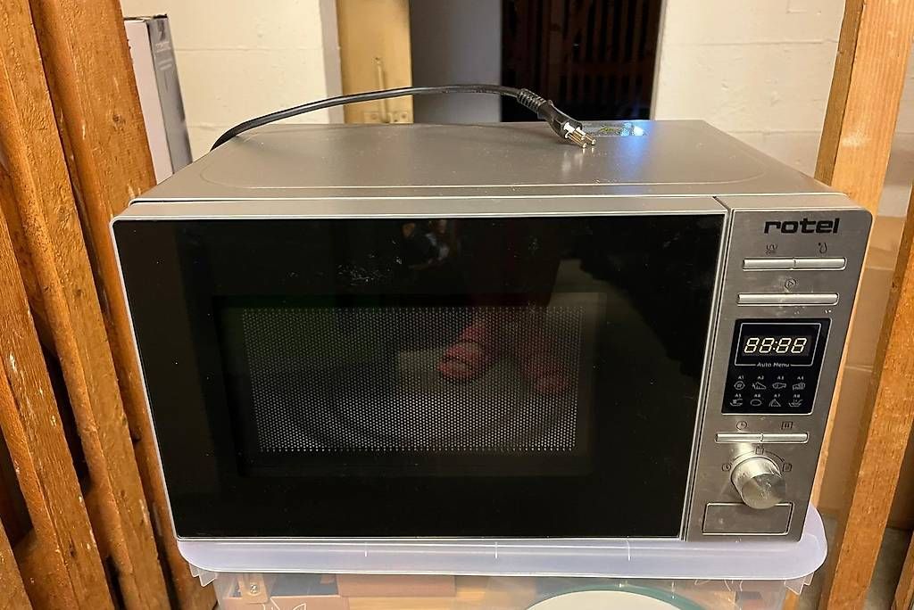 Rotel Appareils de cuisine: Mikrowelle Rotel U1504CH – D'occasion à Basel par Mila_Graf