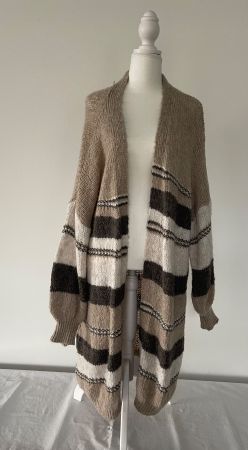 Kuscheliger Damen Cardigan gestreift Grösse S/M