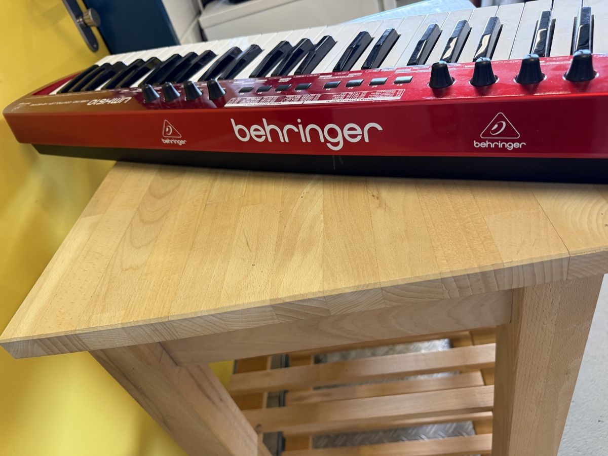 Behringer Console di mixaggio: Behringer UMX610 X-Control USB MIDI Keyboard Controller, rot – Usato da Strengelbach venduto da RaenAntikDesign 4