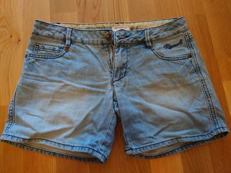 Ripcurl Jeans-Shorts Grösse 26 hellblau