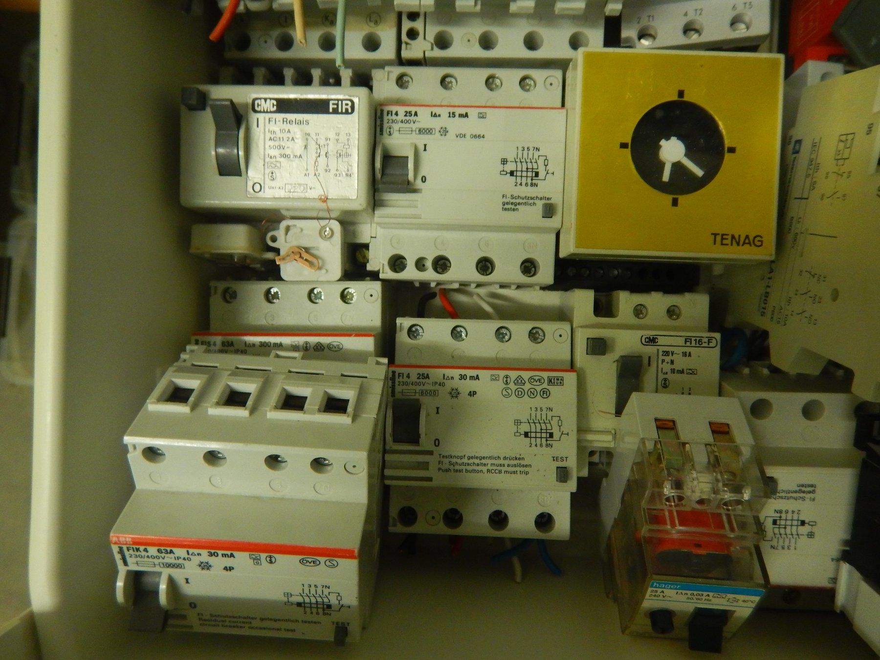 Alimentazione elettrica: Grosses Sortiment seltener FI LS Elektromechanik – Usato da Hinterkappelen venduto da atomschnee 5