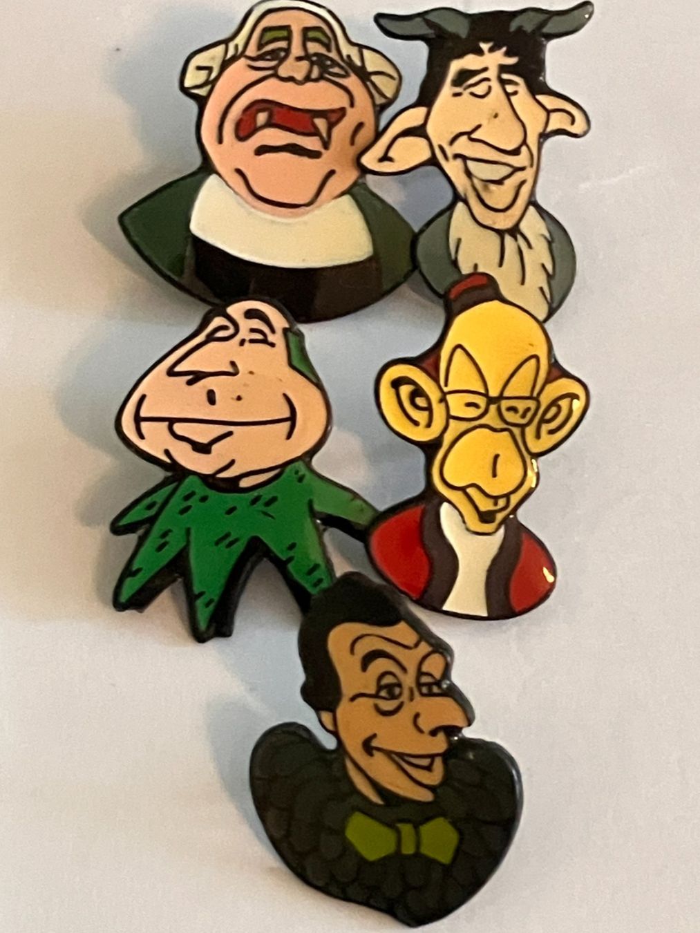Placchette & Badge: 5 Pin Bebete Show – Usato da Basel venduto da djwwpp