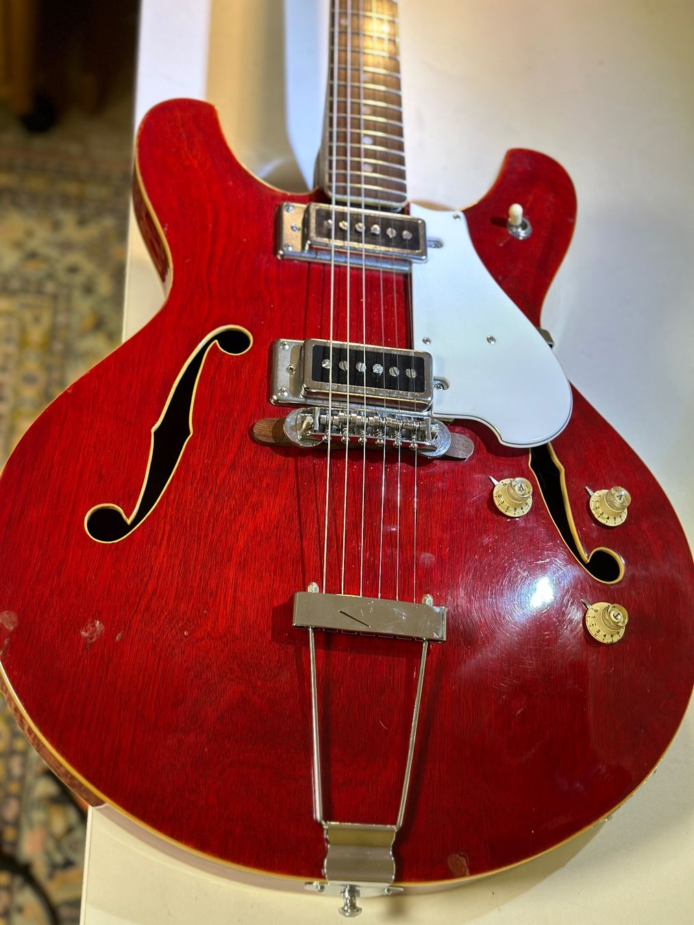 Strumenti musicali: GUYATONE Blues - und Jazzgitarre 1975 – Usato da Tschierv venduto da Screamingwolfguitars 9