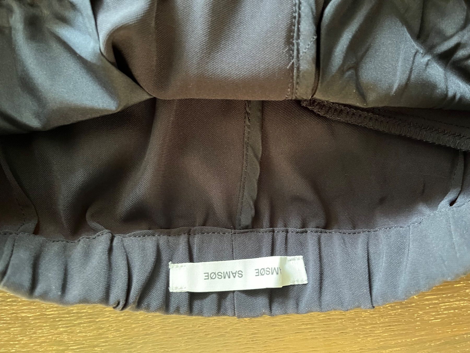 Samsøe Samsøe Pantaloni: Samsoe Samsoe Shorts – Nuovo (secondo la descrizione) da Zürich venduto da Danielan0 2