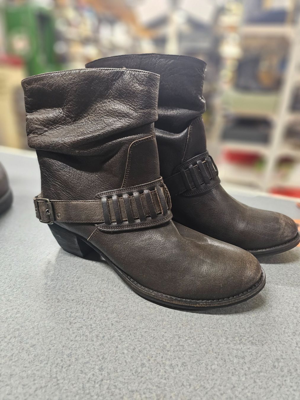 Damenschuhe: Damenschuh – Neu und originalverpackt aus Möhlin von Highwaytom 1