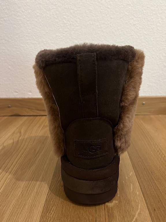 Ugg Scarpe da donna: UGG Classic Chillapeak Gr.38 – Usato da Adliswil venduto da itsasecret 2