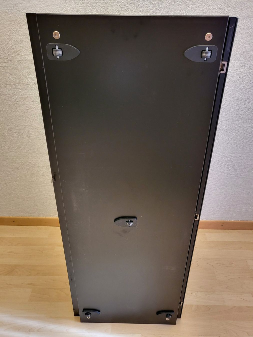 Mobili TV: Sonorous TV Bank mit Rollen – Usato da Pfäffikon ZH venduto da telve 6