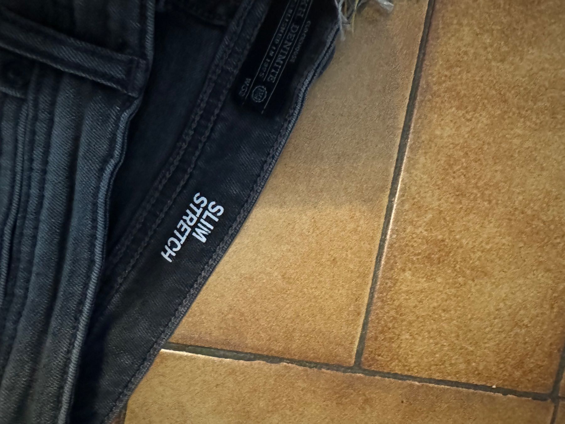 Pantaloni: Short W32 posé à plas 42 – Usato da Veyrier venduto da kimedovapa 1