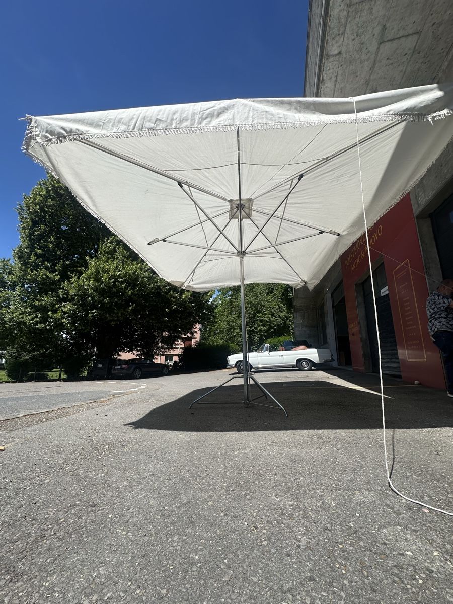 Ombrelloni: Sonnenschirm 4.00 x 3.00 Meter – Usato da Luzern venduto da double-six 2