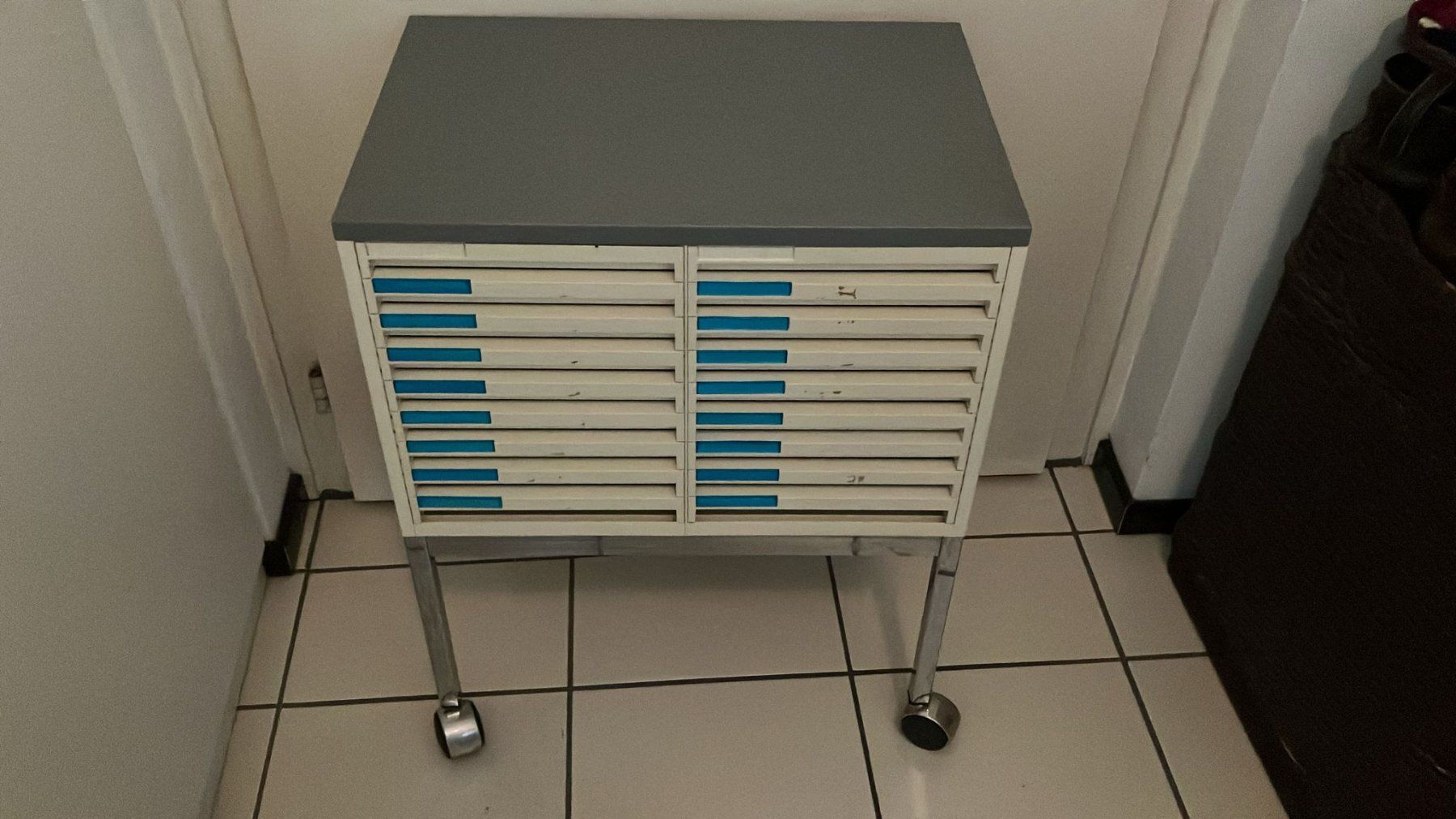 Banconi: Cassettiera con rotelle – Usato da Melano venduto da H-Sara