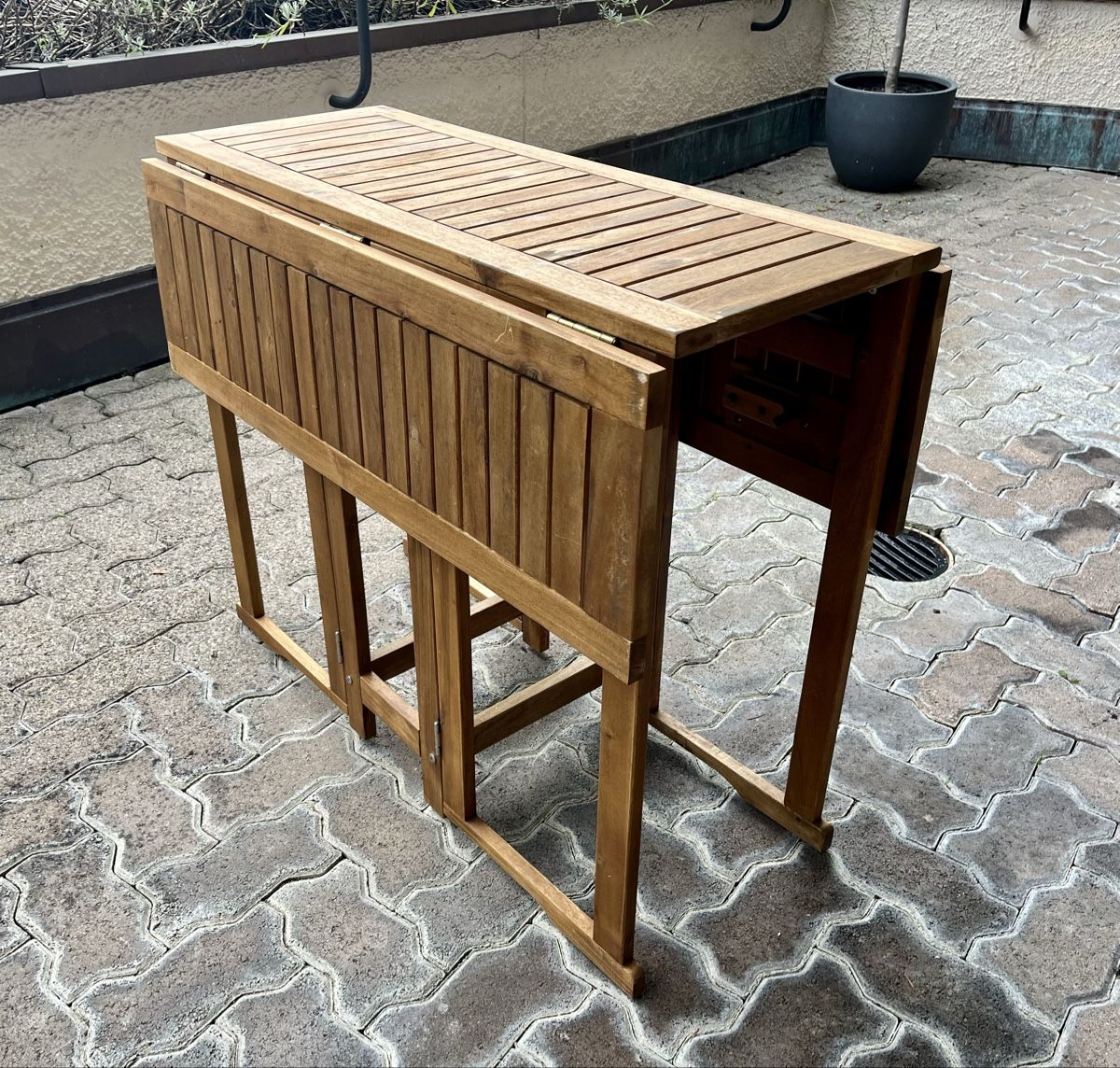 Tavoli: Gartentisch Balkontisch Holz, klappbar 90x90 – Usato da Zürich venduto da nat_yds5 1