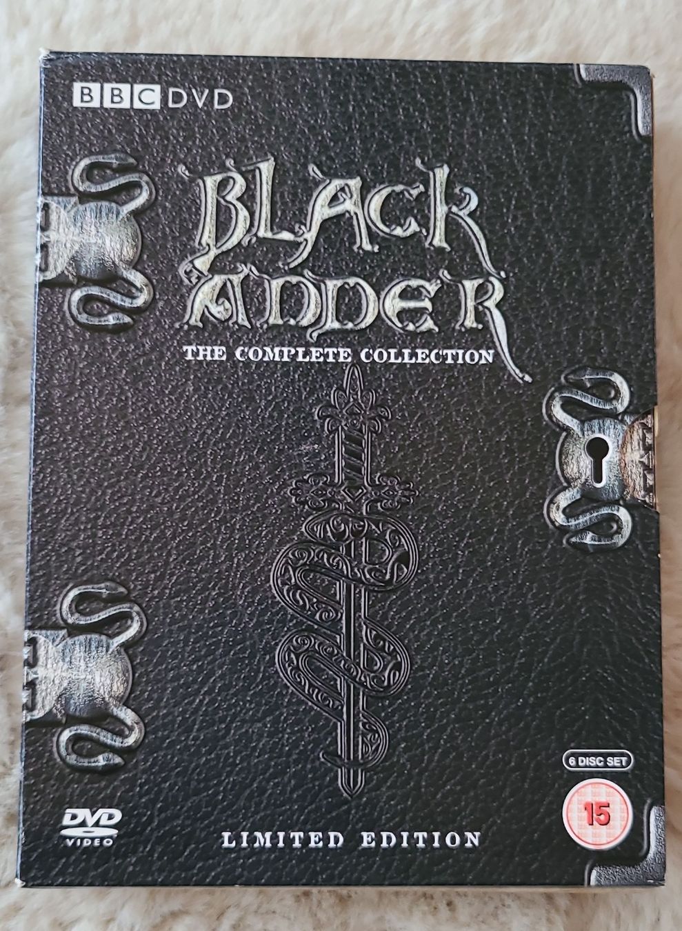 Tous les DVDs: Black Adder The Complete Collection Limited Edition 6 dvd – D'occasion à Horgenberg par Klatschmohnmaria