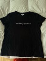 T-shirt Tommy Hilfiger noir, Taille XL, parfait pour l'été!