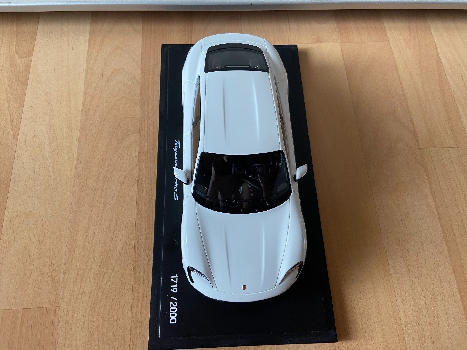 Porsche Modellini d'auto: Porsche Taycan turbo S – Nuovo e nell'imballaggio originale da Schänis venduto da retail_rover 3
