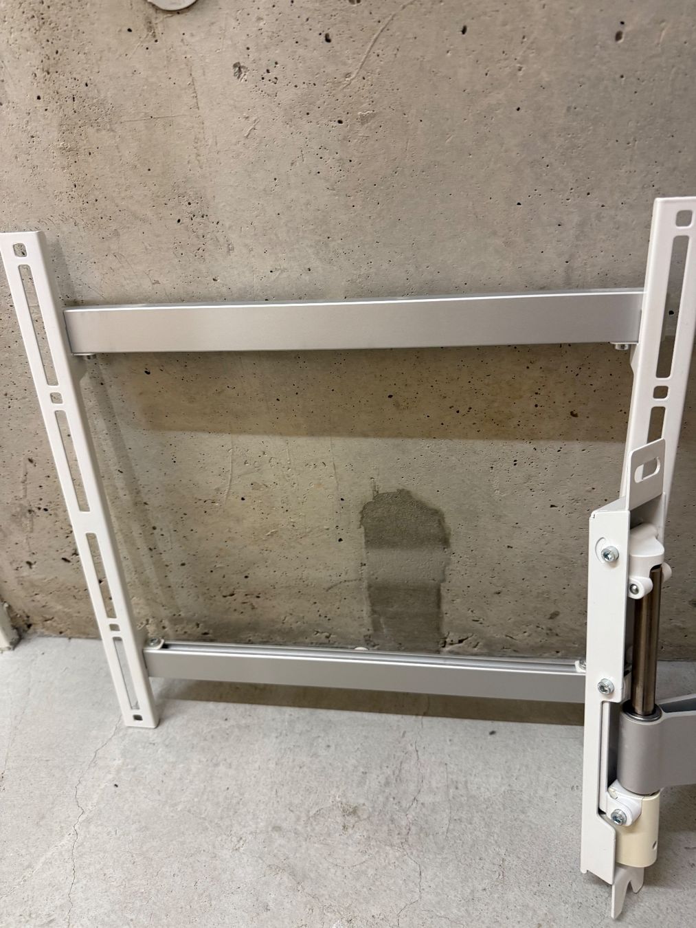 Wandhalterungen: TV Mount – Gebraucht aus Freienbach von Mariadlgg 4