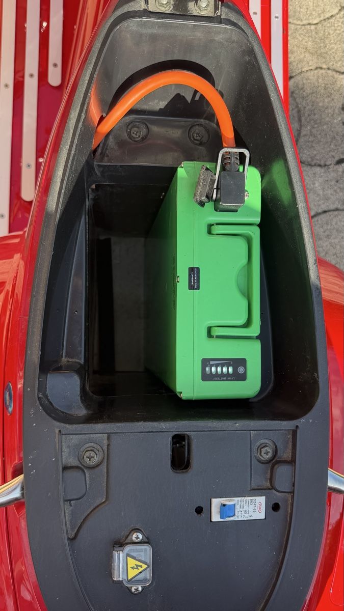 Scooters: E Roller - scooter électrique 45 km/h – D'occasion à Sullens par Lecentaur 4