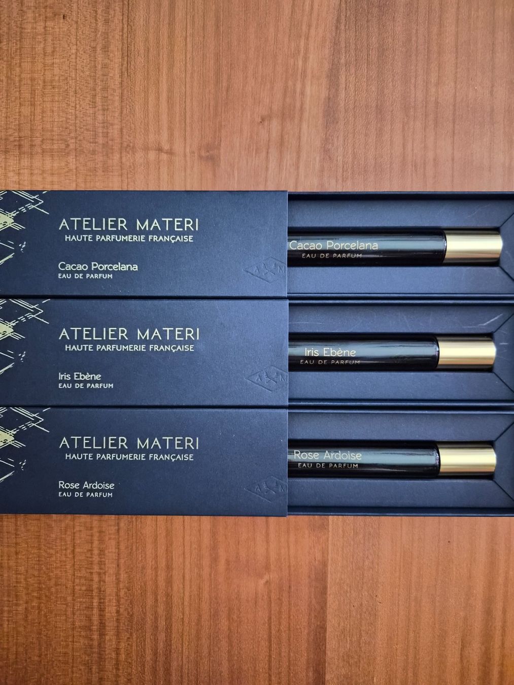 Profumi & Eau de Toilette: ATELIER MATERI Eau de Parfum Set 3x10ml neu – Nuovo (secondo la descrizione) da Zürich venduto da Ant72 1