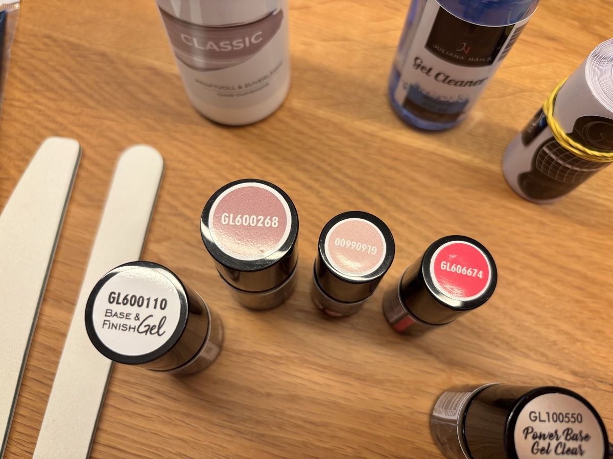 Shellac Smalto per unghie: Gel Lack Set mit LED UV Lichtgerät – Usato da Muhen venduto da Claudi1985 4