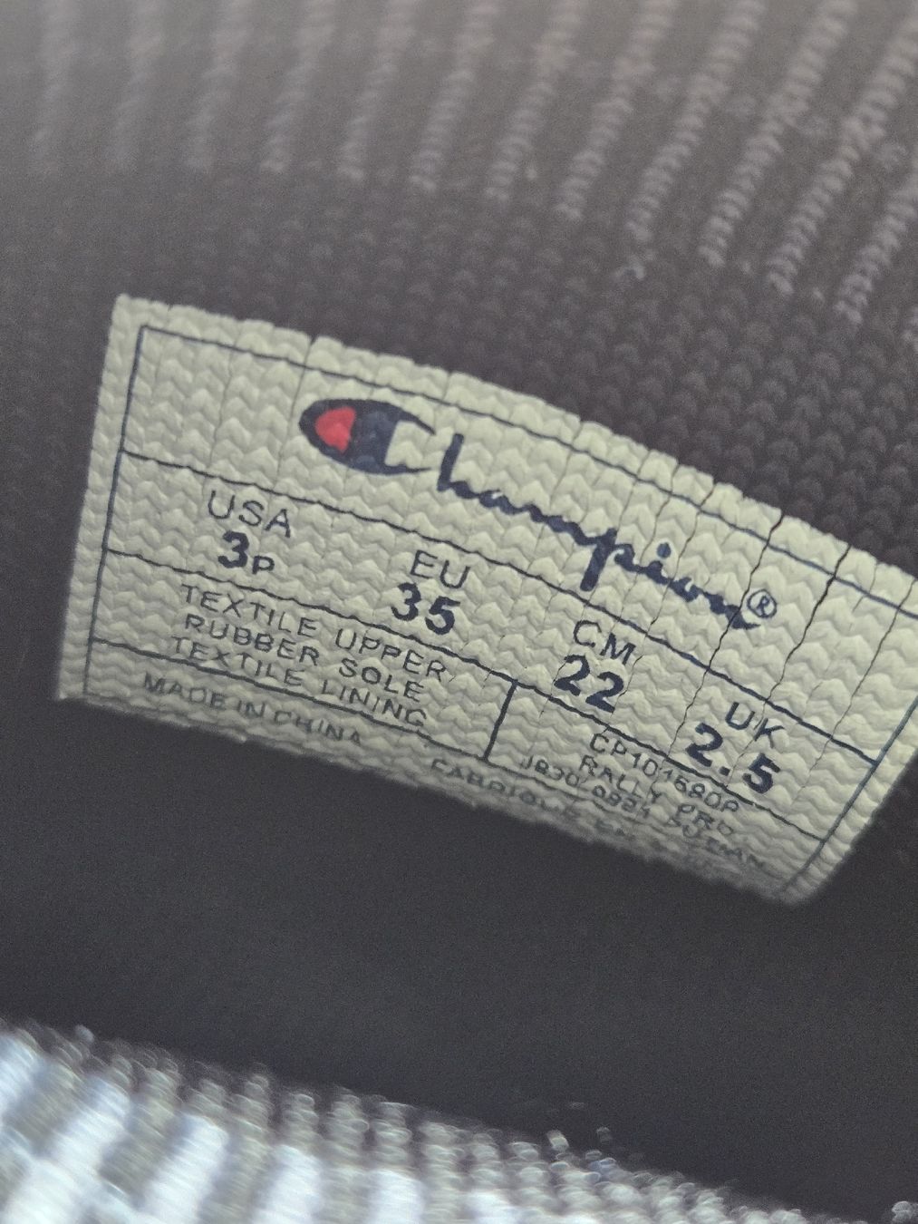 Champion Scarpe per ragazzi: Champion Sneaker Jungen gr.35 – Usato da Zürich venduto da Deesay 3