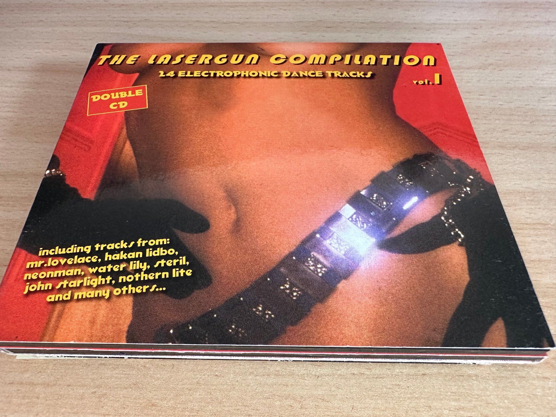 CD: Various – The Lasergun Compilation Vol. 1 - 2 CD – Usato da Rikon im Tösstal venduto da Alpenmutz