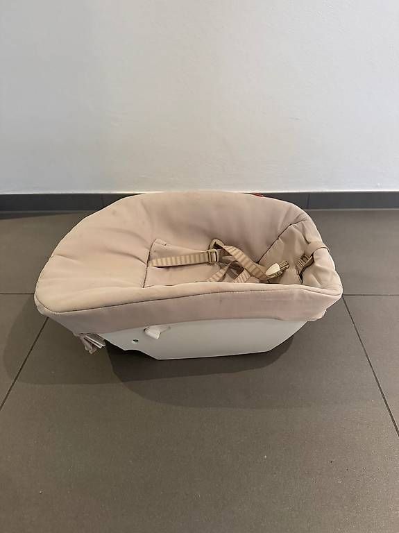 Hochstühle: Stokke Newborn Aufsatz – Gebraucht aus Flawil von niia 1
