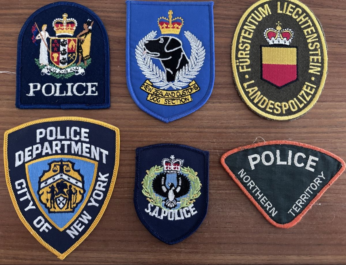 Placchette & Badge: Patches Polizei Ausland – Usato da Lausen venduto da Eclipse4