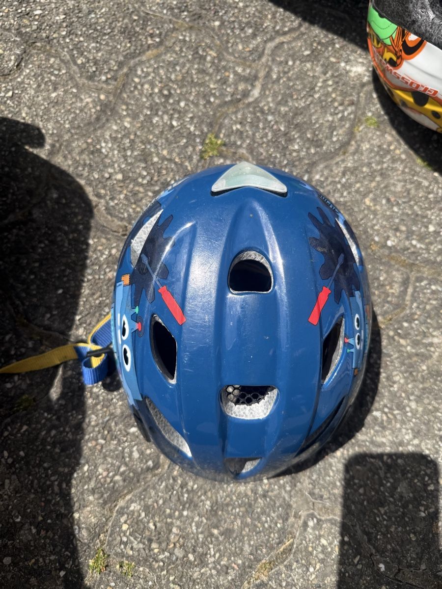 Caschi: Kindervelohelm mit Licht – Usato da Reinach BL venduto da Delonie
