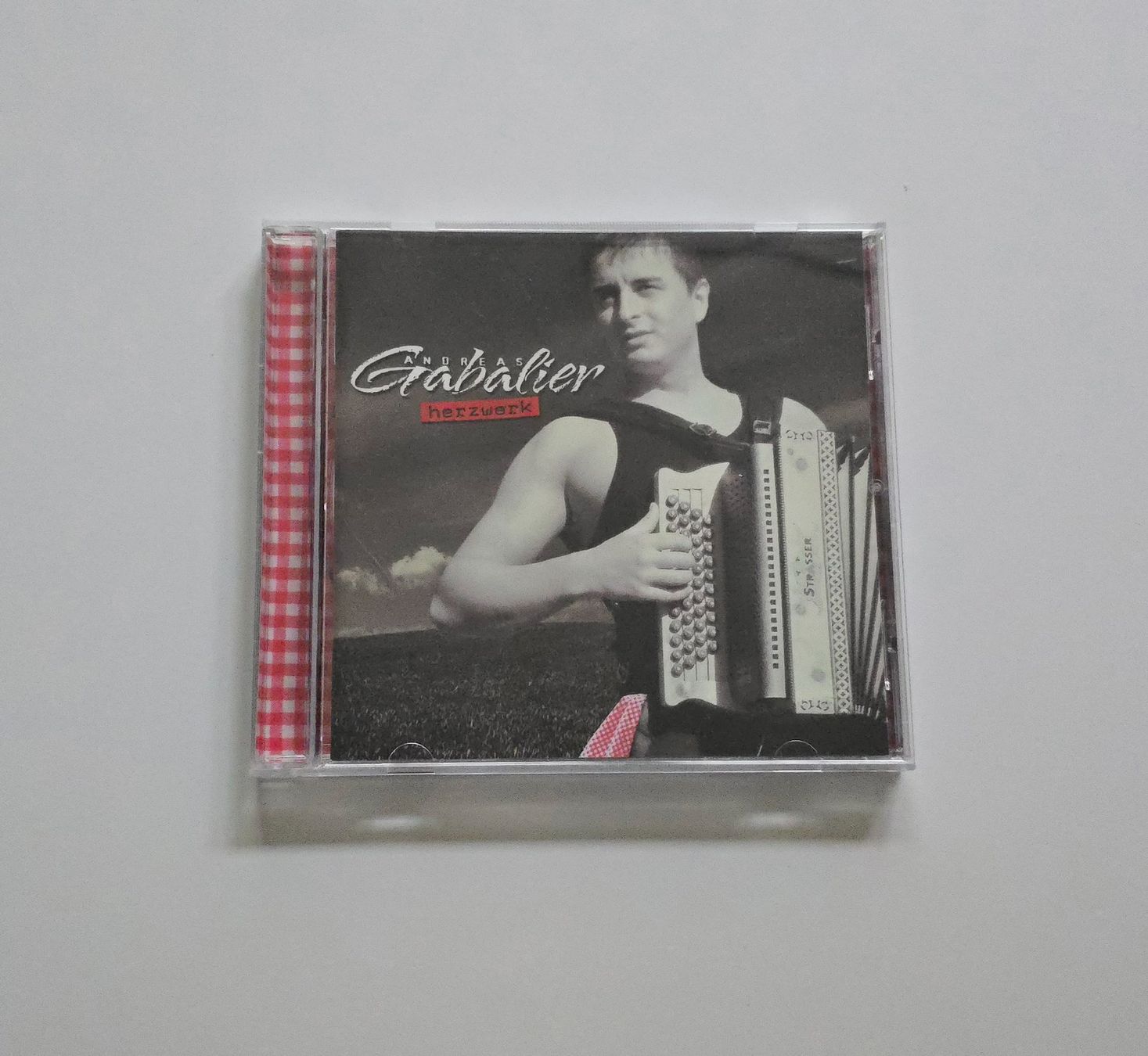 CDs: CD Andreas Gabalier - herzwerk – D'occasion à Dättlikon par Wundertuete_