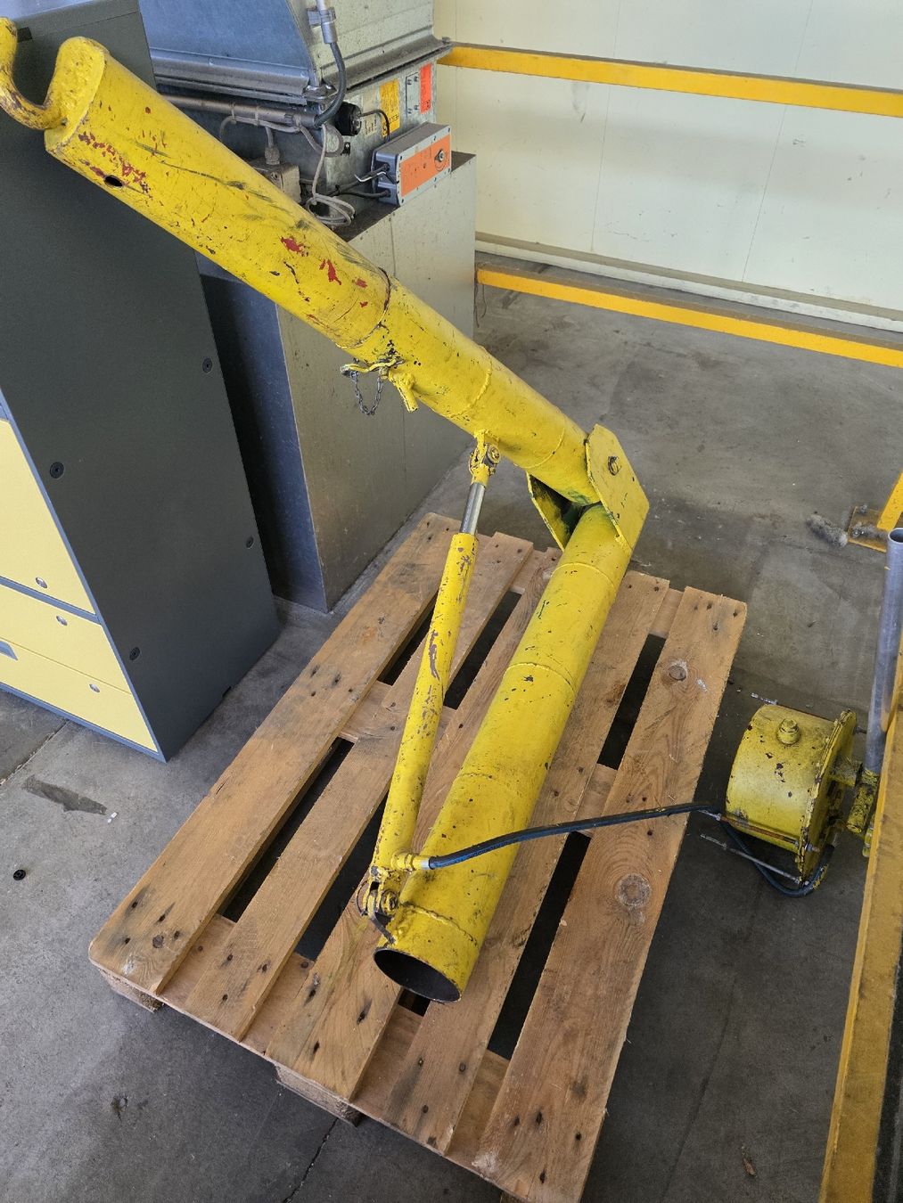 Aebi Gru: Hydraulischer Ladekran / Pickup-Kran (Eckert / E. Aebi AG) – Usato da Fehraltorf venduto da rae_cr2c 1
