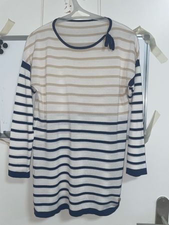 Elegante maglia a righe, perfetta per la primavera!