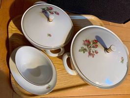 Grande et moyenne soupières porcelaine+saucière vintage