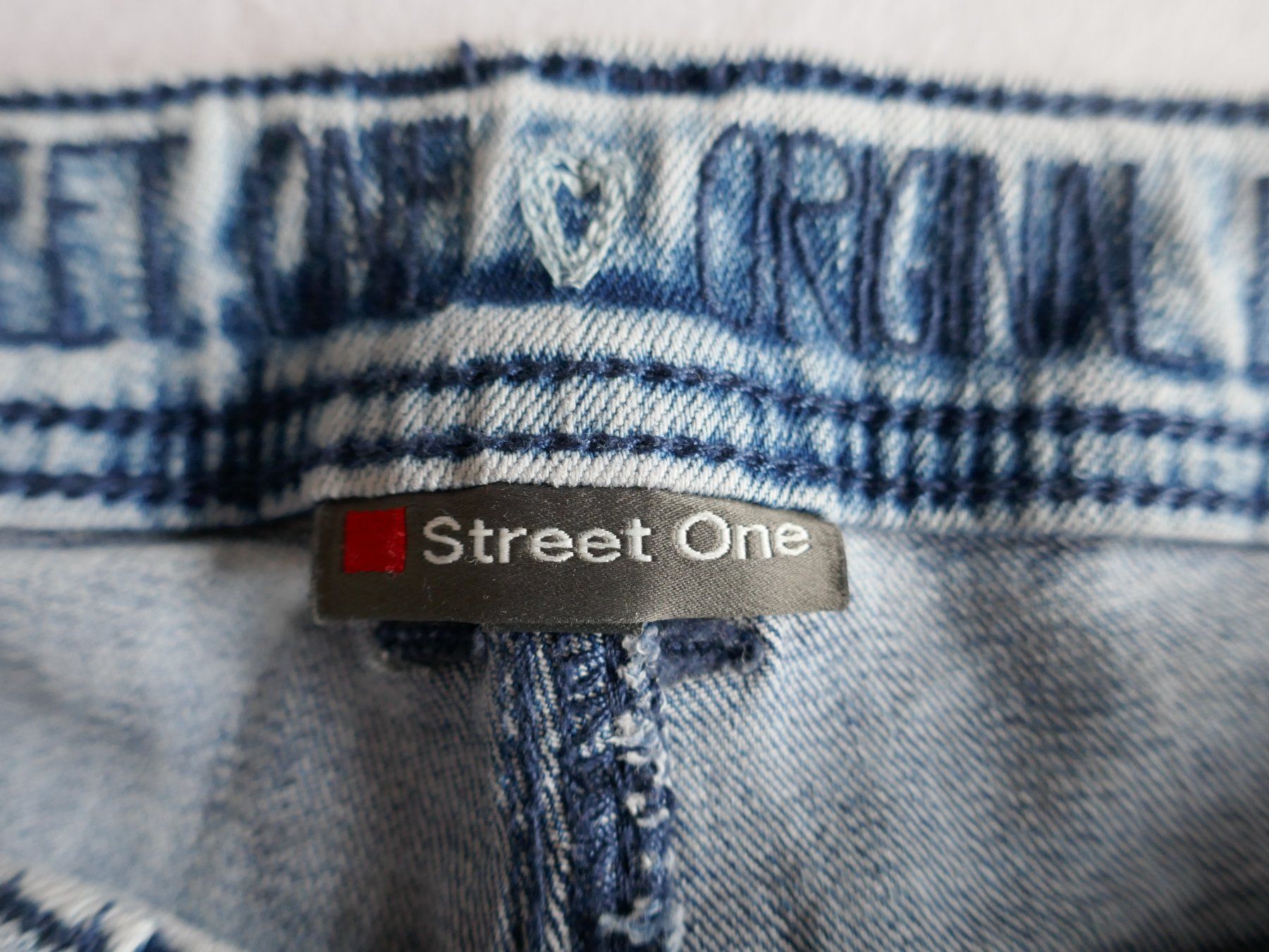 Jeans: Street One   halblange Jeanshose  -  hellblau – Usato da Volketswil venduto da Cobra22 4