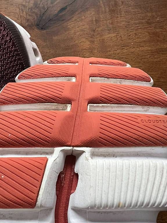 On Scarpe da donna: On Cloudswift Laufschuhe neuwertig Grösse 36.5 – Usato da Arlesheim venduto da SKA_4144 4