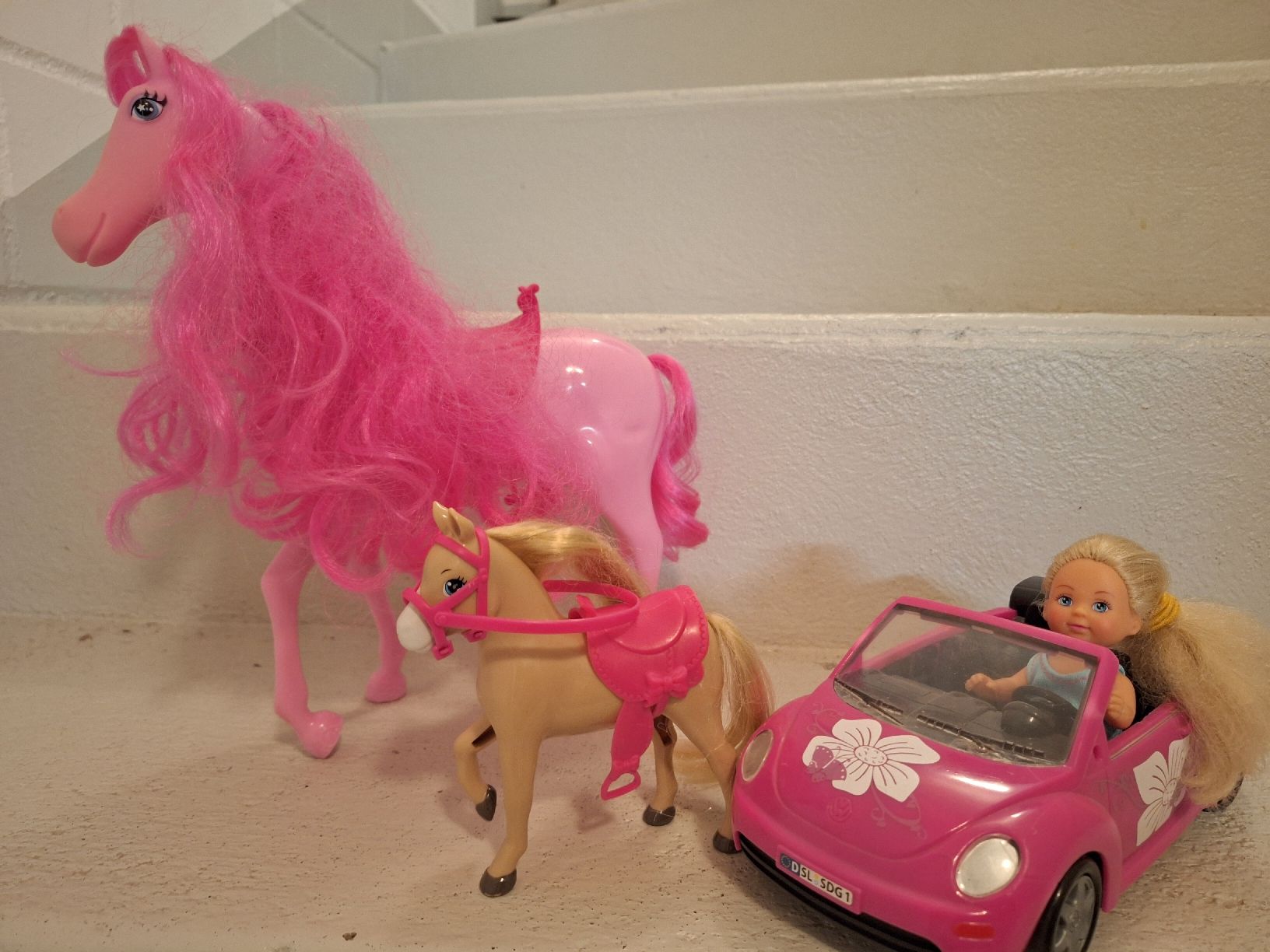 Bambole: Barbie Set Auto, Pferd & Puppe  – Usato da Brittnau venduto da Norge77